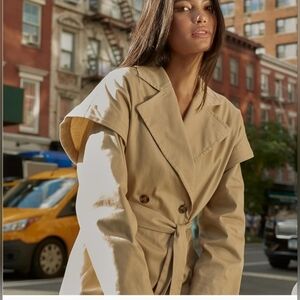 NWT Coveteur The Drop Beige Trench Coat - Size Small Oversized $125 New